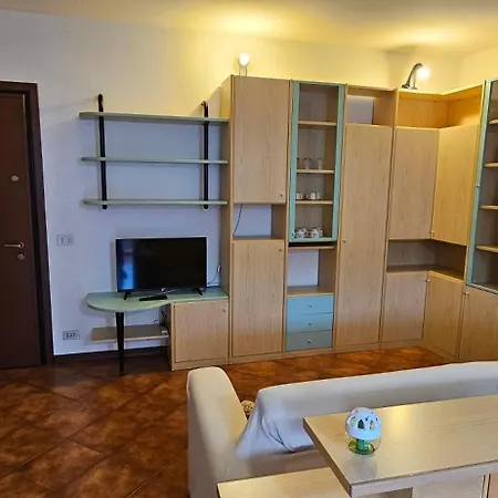 Elen Apartment *